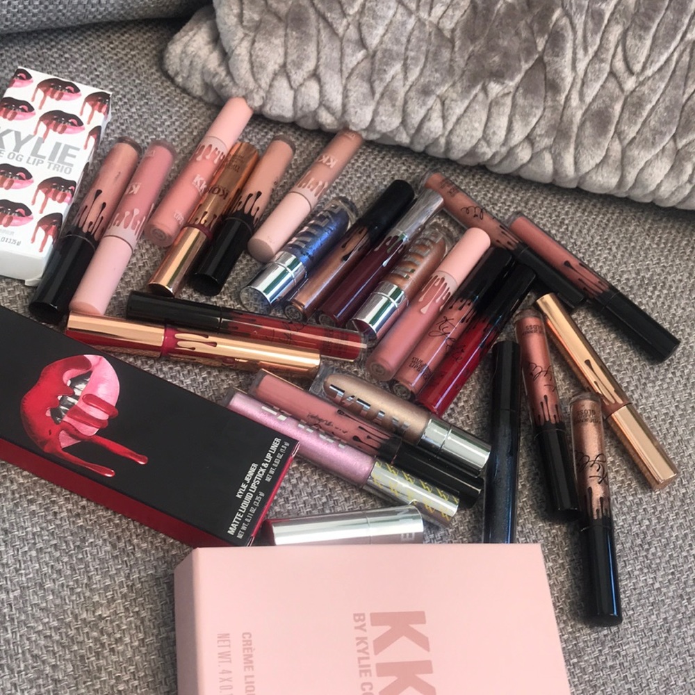 Kylie cosmetics, and I have a ton of stuff! 💕💕 - Picture 1 of 6